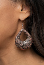 Carregar imagem no visualizador da galeria, Flirtatiously Flourishing - Copper Earrings
