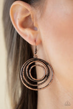 Cargar imagen en el visor de la galería, Spiraling Out of Control - Copper Earrings
