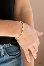 Cargar imagen en el visor de la galería, Stop and GLOW - Gold Bracelet
