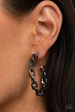 Cargar imagen en el visor de la galería, Stronger Together - Black Earrings
