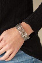 Cargar imagen en el visor de la galería, Namaste Gardens - Silver Bracelet
