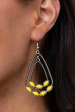 Charger l&#39;image dans la galerie, Summer Staycation - Yellow Earrings
