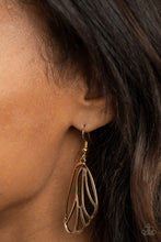 Cargar imagen en el visor de la galería, Turn Into A Butterfly - Gold Earrings
