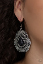 Cargar imagen en el visor de la galería, Southwestern Soul - Black Earrings
