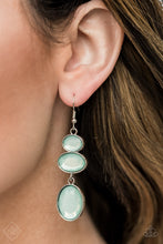 Charger l&#39;image dans la galerie, Tiers Of Tranquility - Blue Earrings
