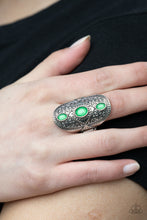 Cargar imagen en el visor de la galería, Promenade Paradise - Green Ring
