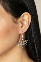 Charger l&#39;image dans la galerie, Lotus Ponds - Silver Earrings
