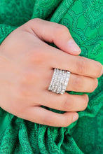 Carregar imagem no visualizador da galeria, Exclusive Elegance - White Ring
