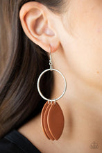 Charger l&#39;image dans la galerie, Leafy Laguna - Brown Earrings
