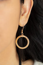 Cargar imagen en el visor de la galería, Spiraling out of COUTURE - Gold Necklace Set
