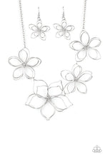 Cargar imagen en el visor de la galería, Flower Garden Fashionista - Silver Necklace Set
