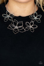 Cargar imagen en el visor de la galería, Flower Garden Fashionista - Silver Necklace Set

