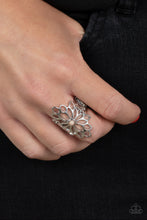 Cargar imagen en el visor de la galería, Perennial Daydream - Brown Ring
