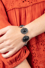 Carregar imagem no visualizador da galeria, Taos Trendsetter - Black Bracelet
