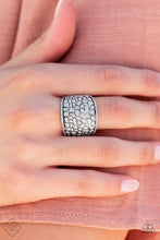 Cargar imagen en el visor de la galería, Dotted Decorum - Silver Ring
