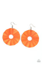 Carregar imagem no visualizador da galeria, Fan the Breeze - Orange Earrings
