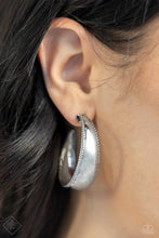 Load image into Gallery viewer, Dune Dynasty - Silver Earrings
