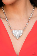 Cargar imagen en el visor de la galería, Heartbreakingly Blingy - White Necklace Set
