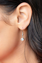 Cargar imagen en el visor de la galería, Heartbreakingly Blingy - White Necklace Set
