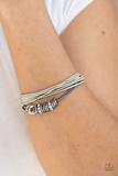 Carregar imagem no visualizador da galeria, Magnetically Metro - White Bracelet Set
