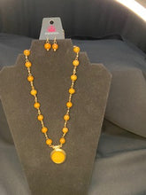 Cargar imagen en el visor de la galería, Soulful Sunrise - Gold Necklace Set
