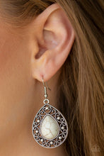 Carregar imagem no visualizador da galeria, Stone Story - White Earrings
