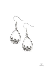 Cargar imagen en el visor de la galería, Raindrop Radiance - Silver Earrings
