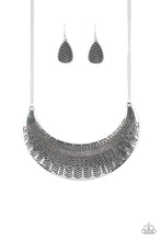 Load image into Gallery viewer, Large As Life - Silver Necklace Set
