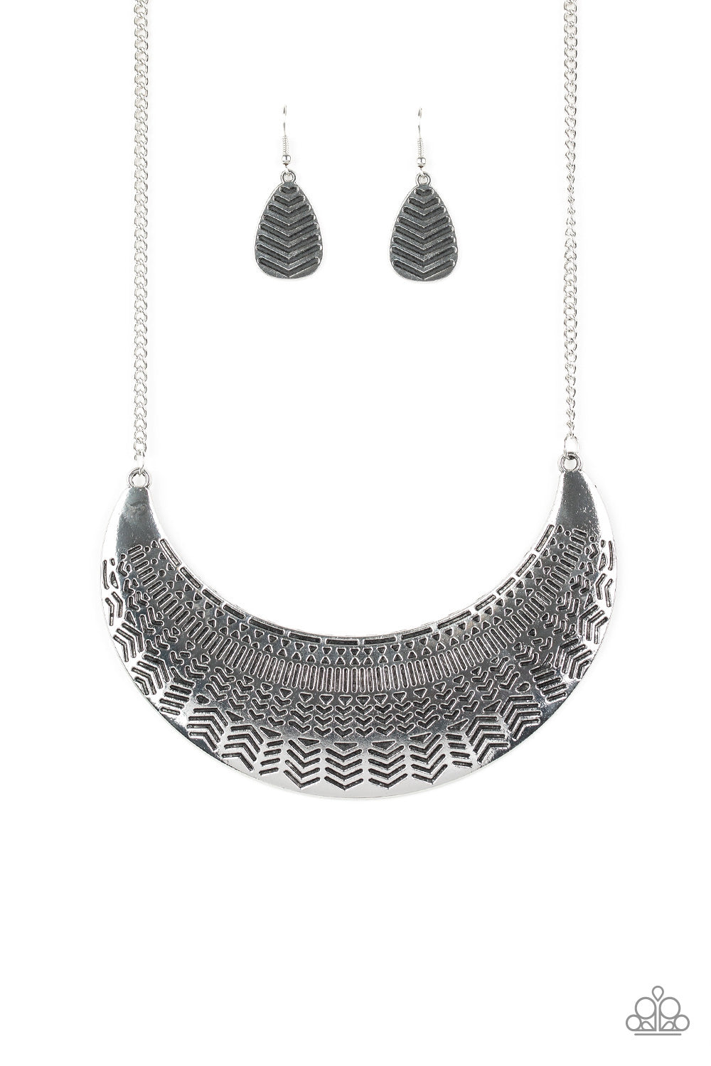 Large As Life - Silver Necklace Set
