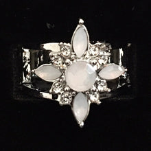 Cargar imagen en el visor de la galería, Opal Orchards - White Ring
