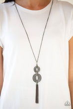 Cargar imagen en el visor de la galería, Timelessly Tasseled - Black Necklace Set
